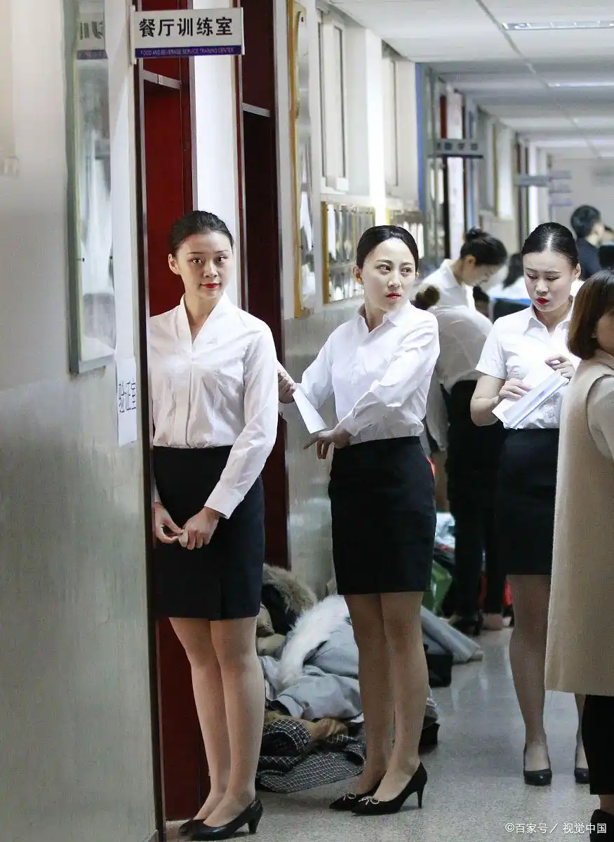 做空姐需要什么条件_空姐的选拔标准和要求_成为空姐需要哪些条件